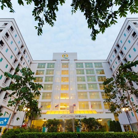 The Platinum Suite Bangkok Exterior photo