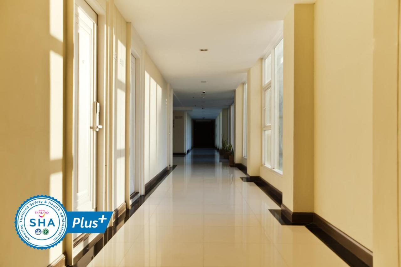 The Platinum Suite Bangkok Exterior photo