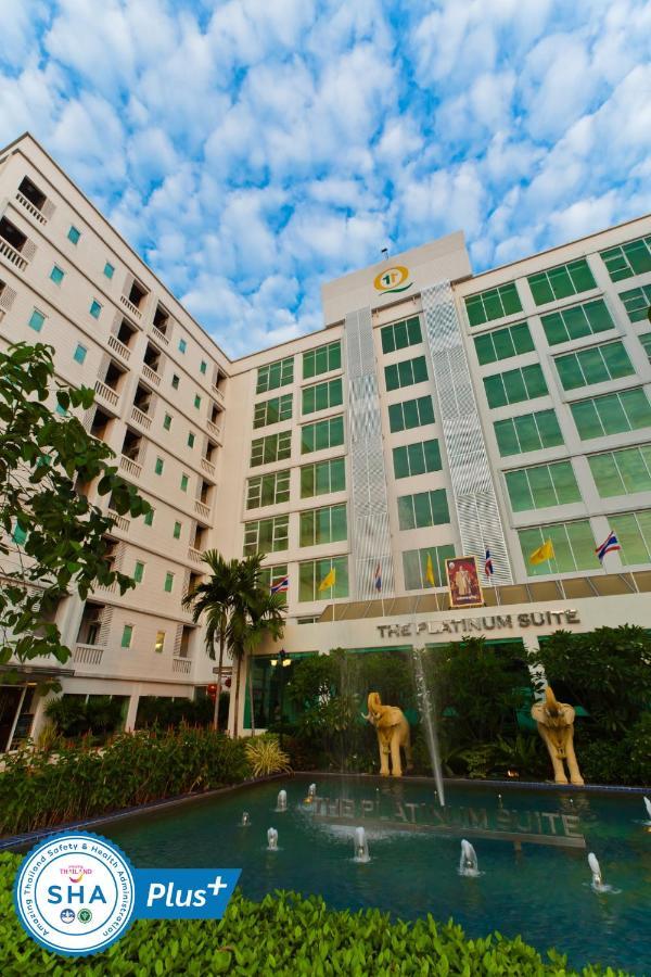 The Platinum Suite Bangkok Exterior photo